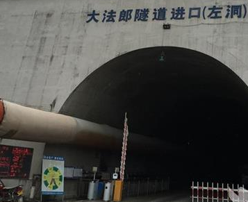 中國造橋修路發(fā)展迅速,環(huán)鏈電動(dòng)葫蘆立了大功